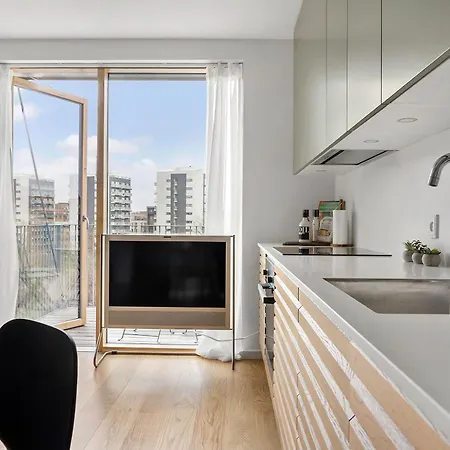 Lägenhet Modern & Stylish With Private Balcony Århus